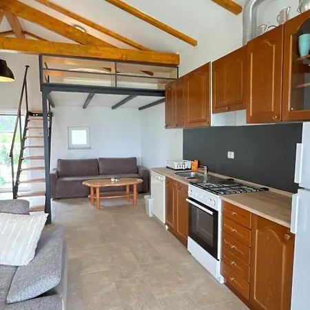 Rini House Semesterbostad *