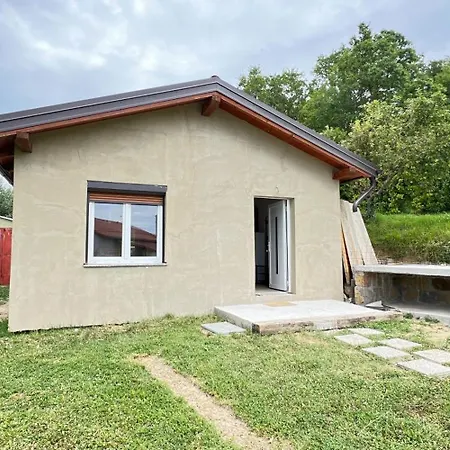 Semesterbostad Rini House *