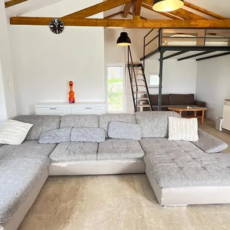 Rini House Semesterbostad